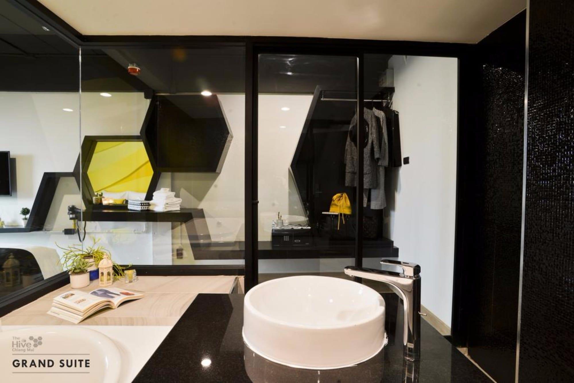 The Hive Chiang Mai Hotel Екстериор снимка