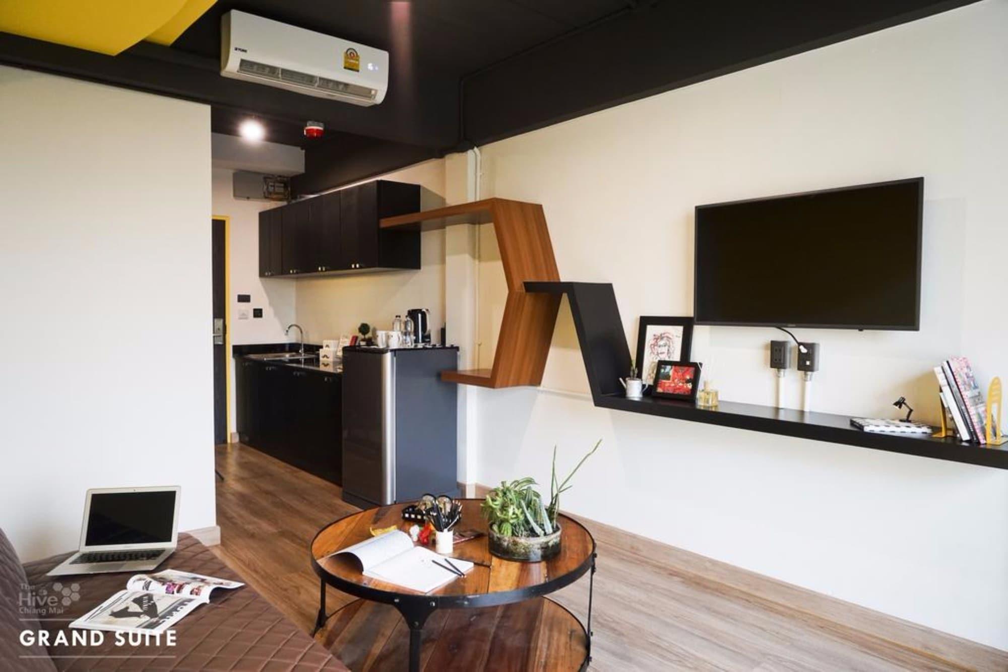 The Hive Chiang Mai Hotel Екстериор снимка