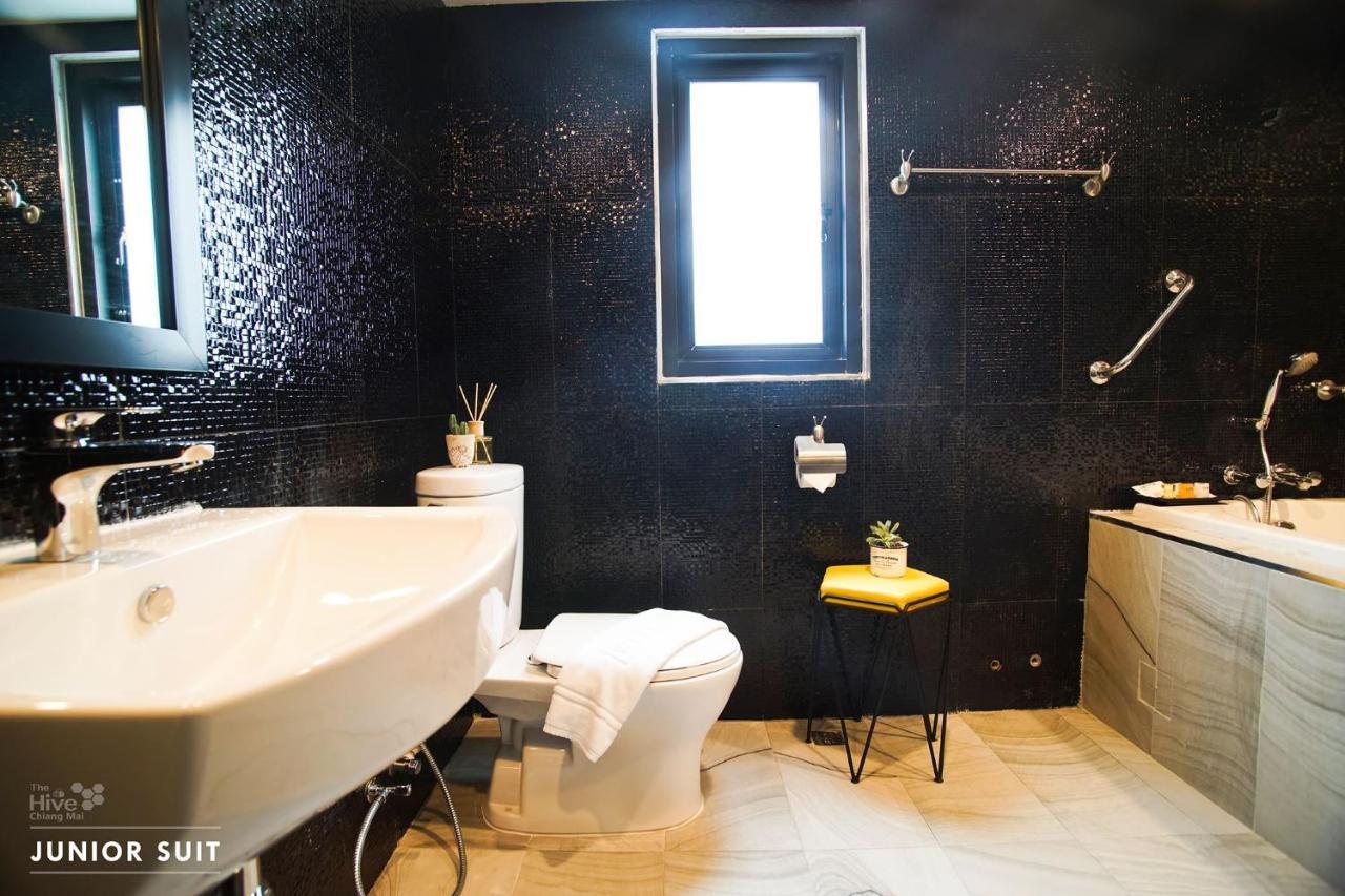 The Hive Chiang Mai Hotel Екстериор снимка